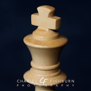 Kasparov Signature wooden chess set, white king