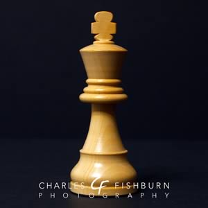 German Knight wooden chess set, white king