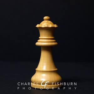 German Knight wooden chess set, white queen